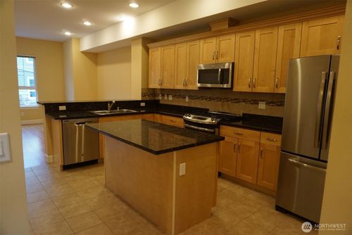 102-12327 Ne 7th Place, Bellevue, WA, 98005 | Card Image