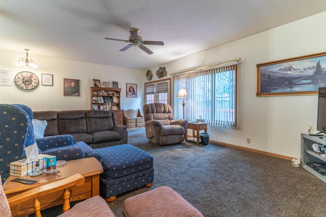 2912 W 4 Th St, Condo with 3 bedrooms, 2 bathrooms and null parking in Cedar Falls IA | Image 9