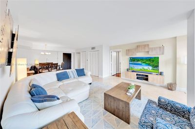 301 - 90 Alton Rd, Condo with 2 bedrooms, 2 bathrooms and null parking in Miami Beach FL | Image 1