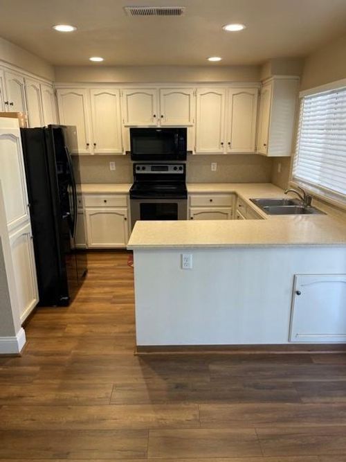 217-8153 N Cedar Avenue, Fresno, CA, 93720 | Card Image