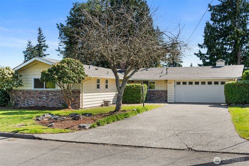 16127 Se 5th St, Bellevue, WA, 98008-4818 | Card Image