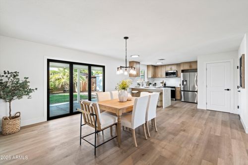 8102 E Palm Ln, Scottsdale, AZ, 85257-3004 | Card Image