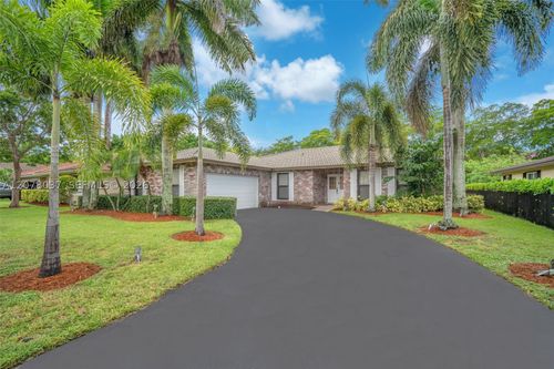 2426 Nw 118th Ter, Coral Springs, FL, 33065-3370 | Card Image