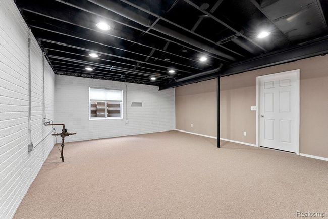 Basement | Image 16