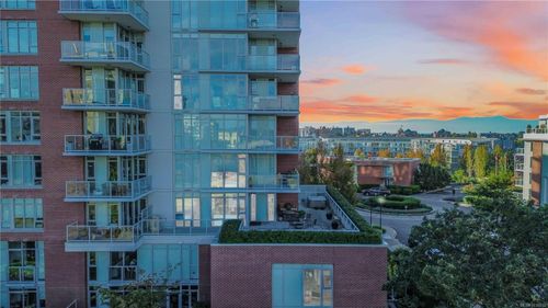 303-83 Saghalie Rd, Victoria, BC, V9A0E7 | Card Image