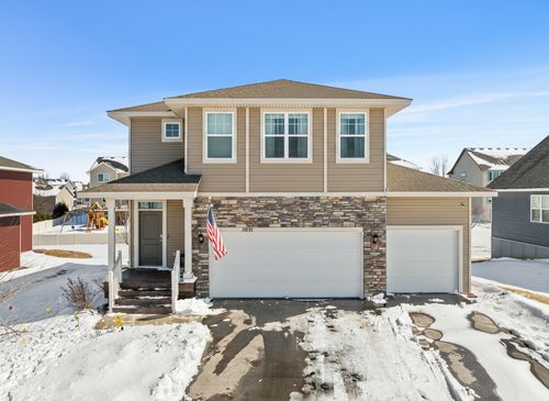 1031 Shoreview Dr, Jordan, MN, 55352-3421 | Card Image