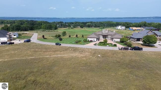 7865 Turnberry Cir, House other with 5 bedrooms, 4 bathrooms and null parking in Williamsburg MI | Image 20