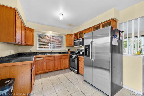 2842 Athena Dr, Troy, MI, 48083-2470 | Card Image