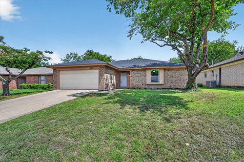 3200 S Meadow Drive, Fort Worth, TX, 76133 | Card Image