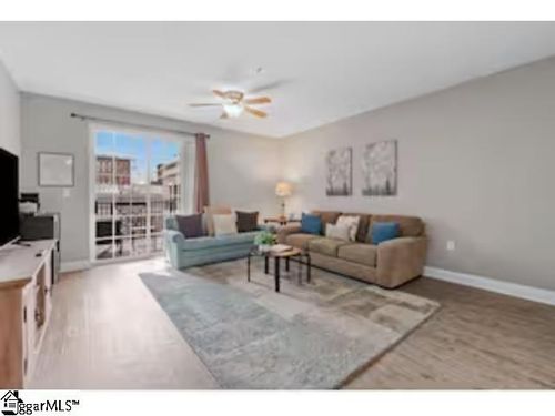 unit-2i-10 E Washington St, Greenville, SC, 29601-4816 | Card Image