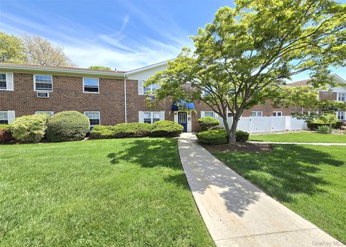 3k-460 Old Town Rd, Port Jefferson Station, NY, 11776-2206 | Card Image