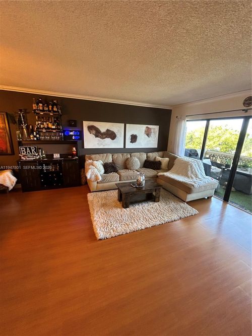 apt-409-800 Ne 195th St, Miami, FL, 33179-3416 | Card Image