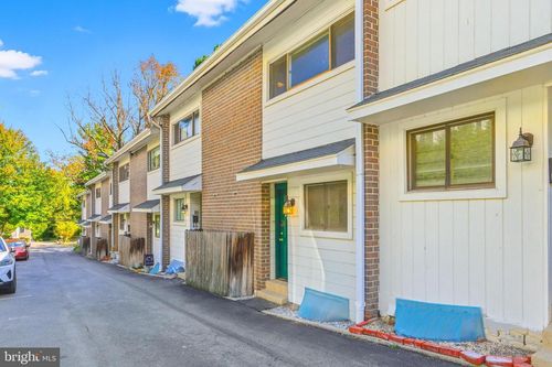 unit-8-106 W Montgomery Ave, ARDMORE, PA, 19003-1424 | Card Image