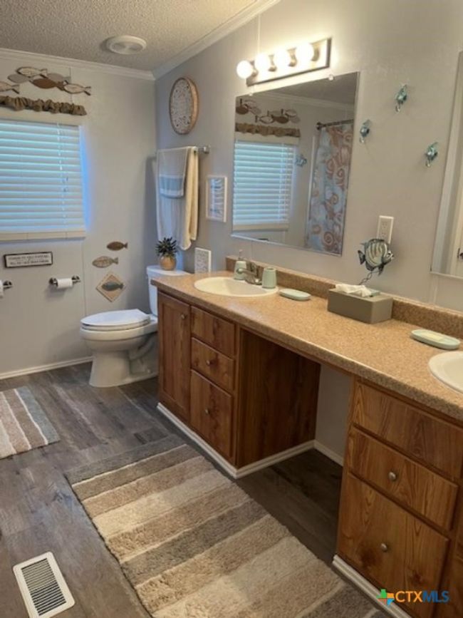 310 N 10 Th St, House other with 5 bedrooms, 4 bathrooms and null parking in Port O Connor TX | Image 16