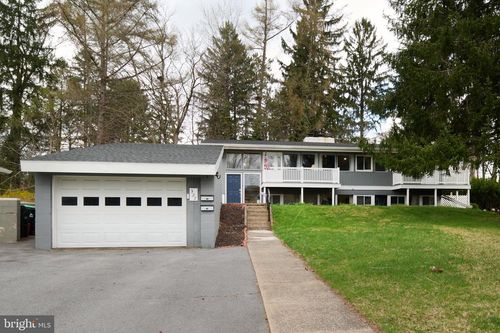 327 Fry Dr, STATE COLLEGE, PA, 16801-6217 | Card Image