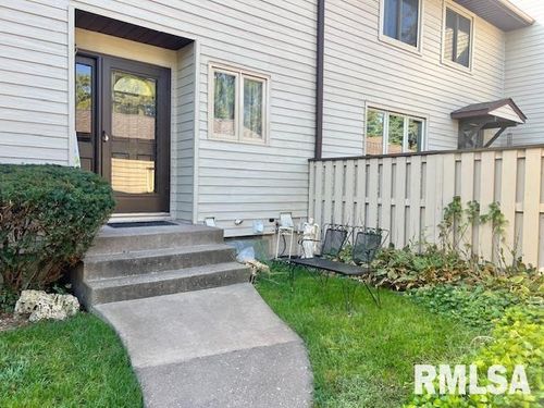 3550 Devils Glen Rd, Bettendorf, IA, 52722-2867 | Card Image