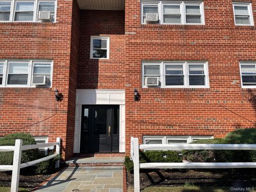 a10-133 Dubois Ave, Valley Stream, NY, 11581-3348 | Card Image