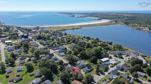 132 Hall St, Lockeport, NS, B0T1L0 | Card Image