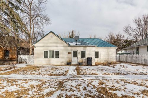 233 Queen St, Barons, AB, T0L0G0 | Card Image