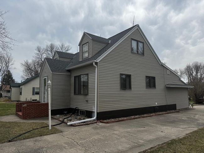 327 2 Nd St Sw, House other with 4 bedrooms, 1 bathrooms and null parking in Clara City MN | Image 21