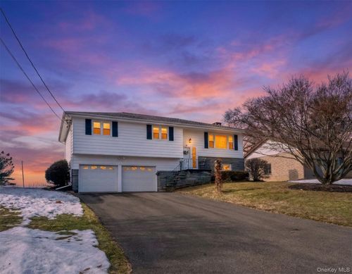 101 Florence St, Kingston, NY, 12401-3035 | Card Image