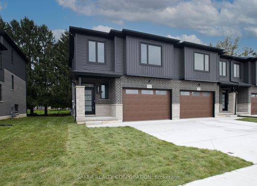 581 Regent St, Mount Brydges, ON, N0L1W0 | Card Image