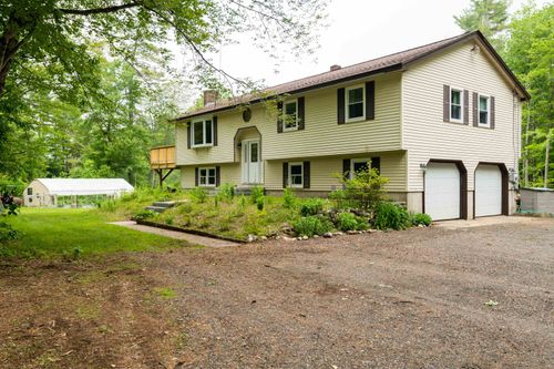 226 Raymond Rd, Nottingham, NH, 03290-5001 | Card Image
