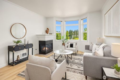apt-207-122 State St S, Kirkland, WA, 98033-6688 | Card Image