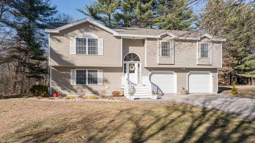 18 Essex Dr, Raymond, NH, 03077-2605 | Card Image