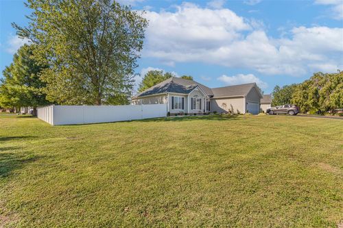 637 Loftwood Dr, Bowling Green, KY, 42104-5515 | Card Image