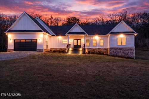 916 Zirkle Rd, Dandridge, TN, 37725-4336 | Card Image