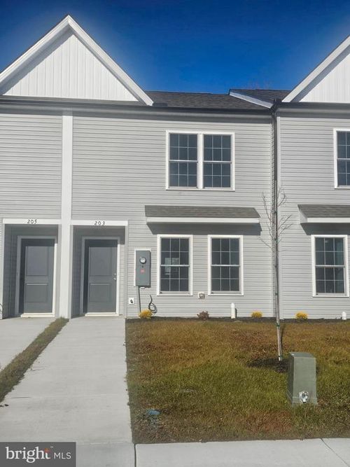 203 Fairfax Ln, DOVER, DE, 19901-5016 | Card Image