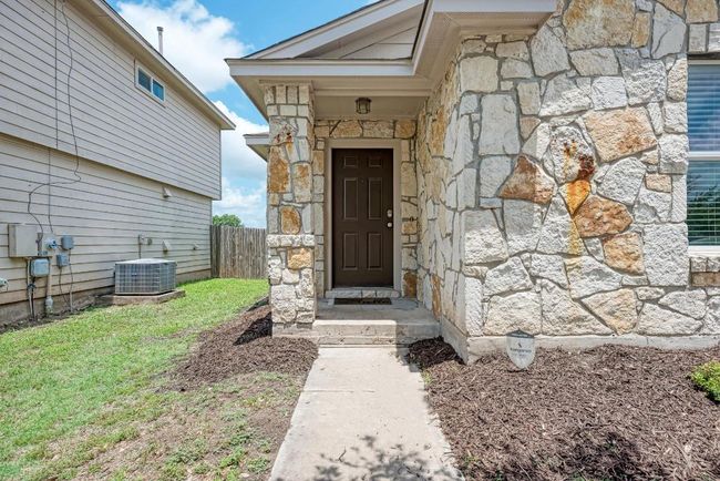 486 Nottingham Loop, House other with 3 bedrooms, 2 bathrooms and 4 parking in Kyle TX | Image 4
