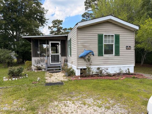 121 S Smith St, Holly Ridge, NC, 28445-8773 | Card Image