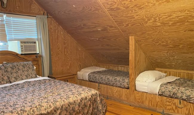 197 N Tomahawk Way, House other with 3 bedrooms, 3 bathrooms and null parking in Concan TX | Image 10