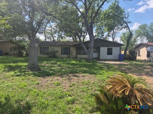 404 Svoboda St, Yoakum, TX, 77995-4308 | Card Image