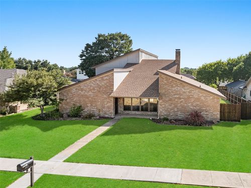 2621 Country Club Pkwy, Garland, TX, 75043-1111 | Card Image