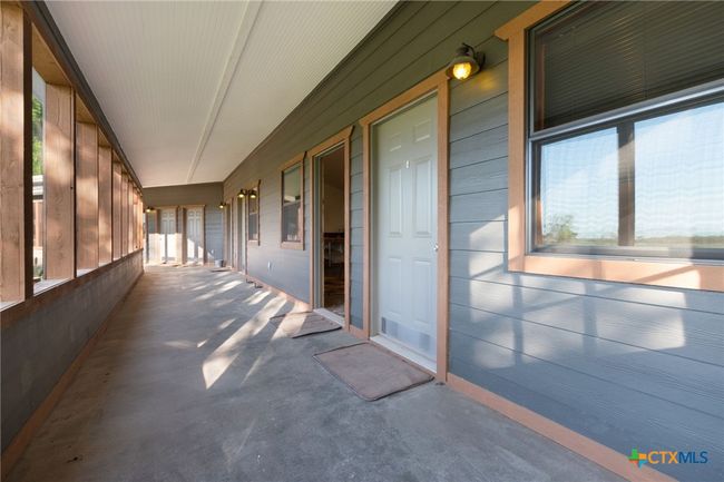 92 N Us Highway 281, Home with 3 bedrooms, 2 bathrooms and null parking in Lampasas TX | Image 29