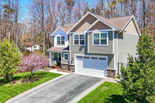 3176 Winchester Dr, Traverse City, MI, 49686-8502 | Card Image