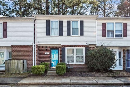 5619 Picadilly Ln, Portsmouth, VA, 23703-1648 | Card Image