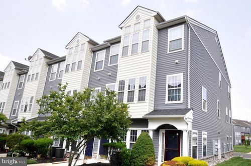 18 Swan Ct, Delran, NJ, 08075-1634 | Card Image