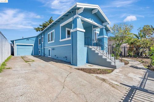 4526 Bond St, Oakland, CA, 94601-4628 | Card Image