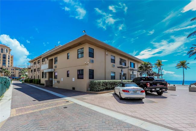 APT-3A - 3300 N Surf Rd, Condo with 1 bedrooms, 1 bathrooms and null parking in Hollywood FL | Image 21