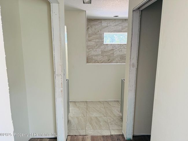 11406 Labrador Duck Rd, House other with 3 bedrooms, 2 bathrooms and null parking in WEEKI WACHEE FL | Image 10