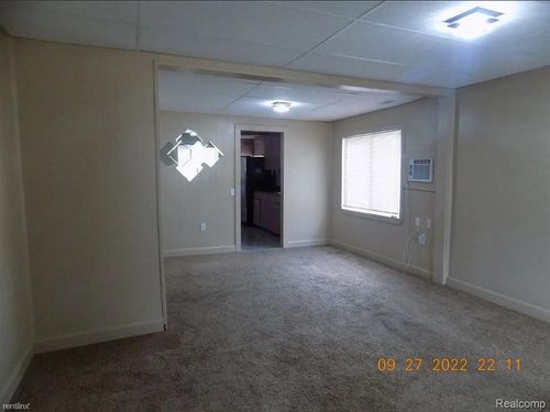 8238 Chalmers Ave, Warren, MI, 48089-2329 | Card Image