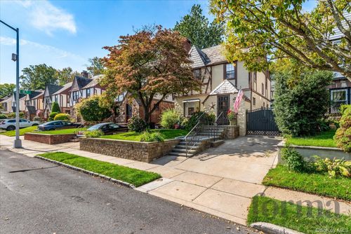 5022 Overbrook St, Little Neck, NY, 11362-1640 | Card Image