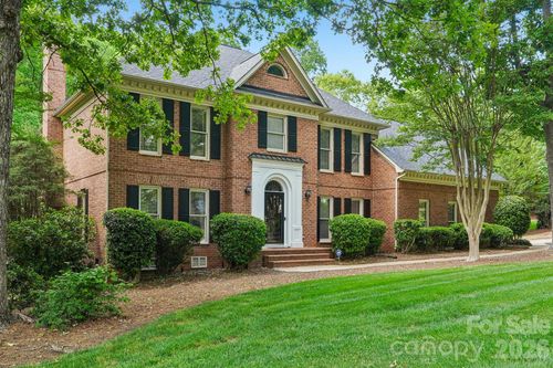 5325 Chiltern Hills Trl, Charlotte, NC, 28215-5305 | Card Image