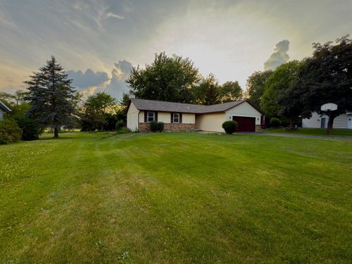 5827 Moosehorn Ln, Rockford, IL, 61109-6101 | Card Image