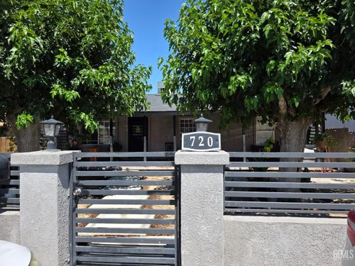 720 Pierce St, Taft, CA, 93268-1523 | Card Image