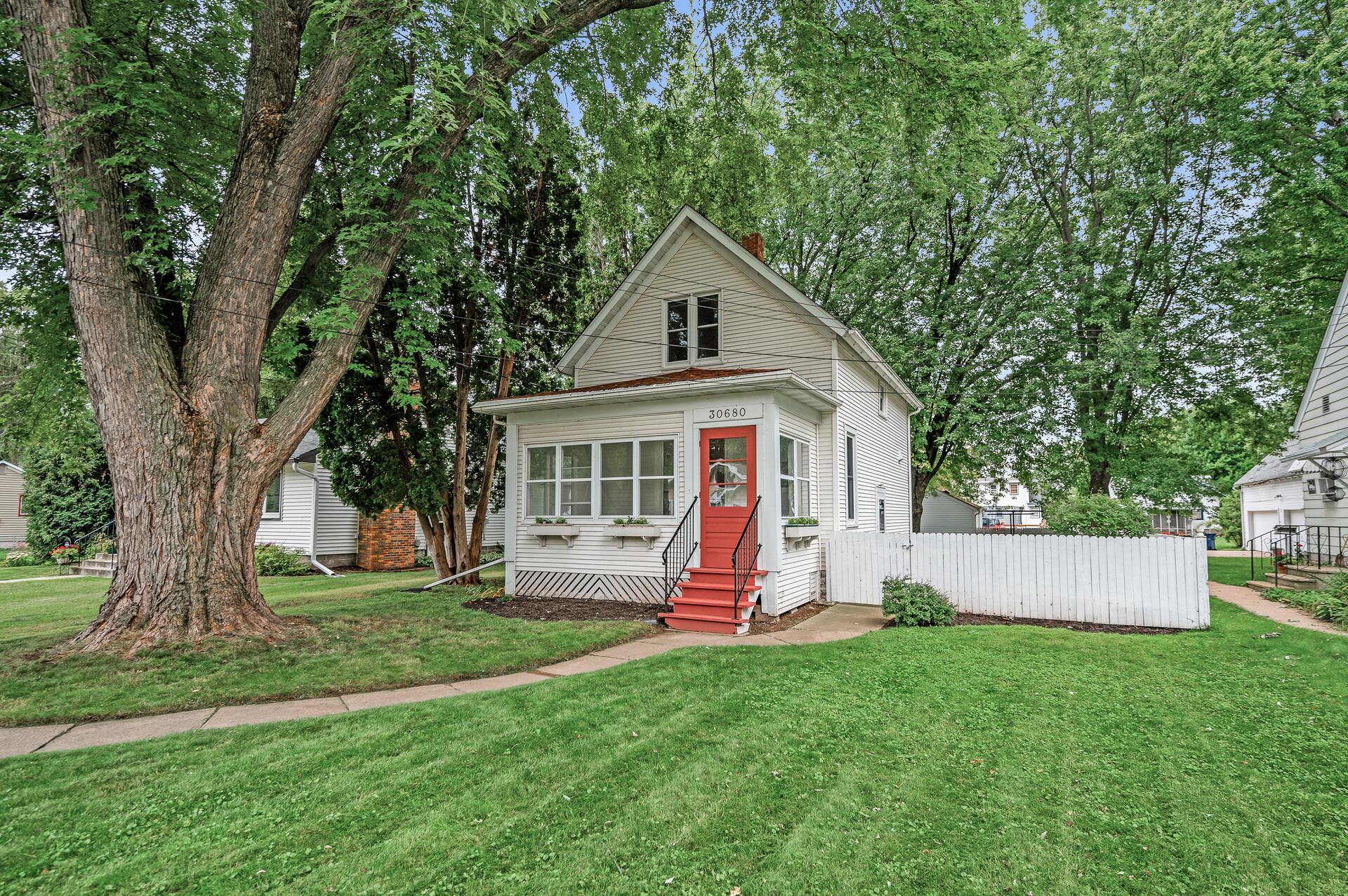Lakes Trl, Lindstrom, MN 55045